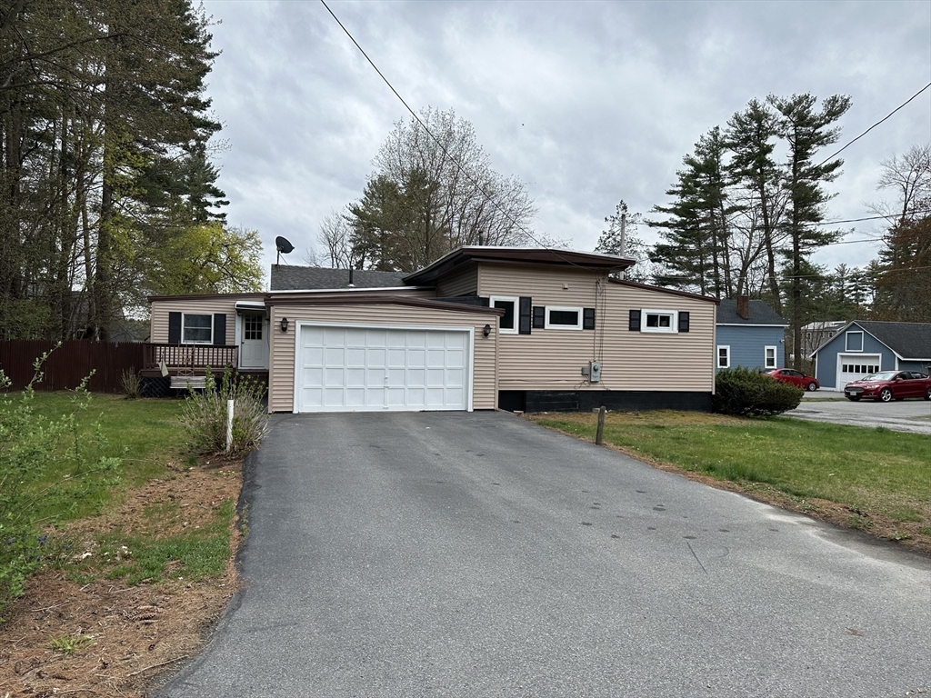 Primary Photo - 2 Hedgeway St