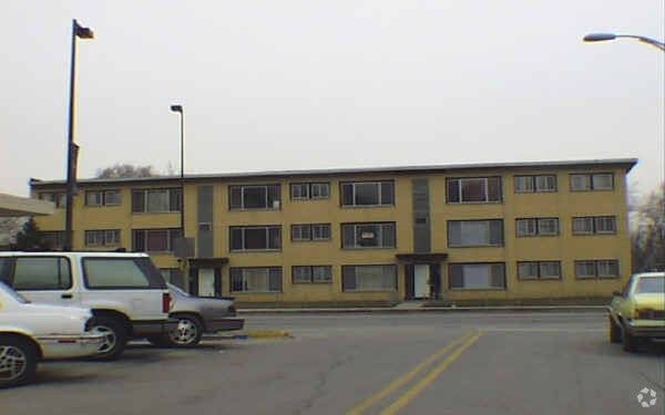 Foto del edificio - 3201-3205 Saint Charles Rd