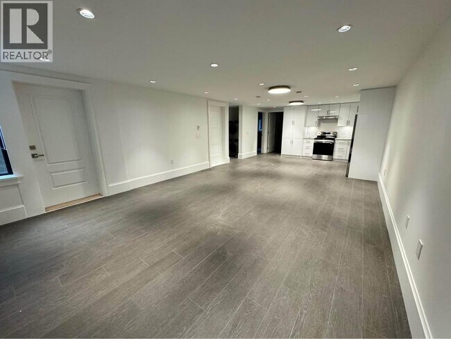 Photo du bâtiment - 947 Forest Hills Dr