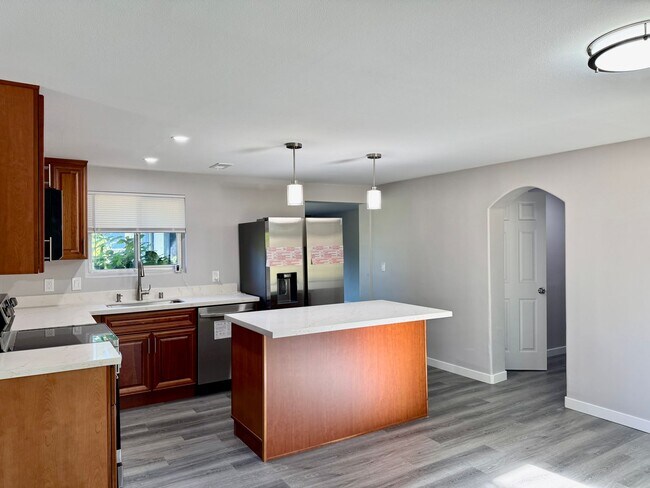 Building Photo - Beautifully Remodeled 4-Bedroom Home with Spacious Backyard in Mountlake Terrace