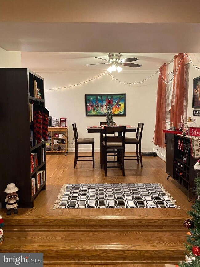 Foto del edificio - 1635 Parkcrest Cir