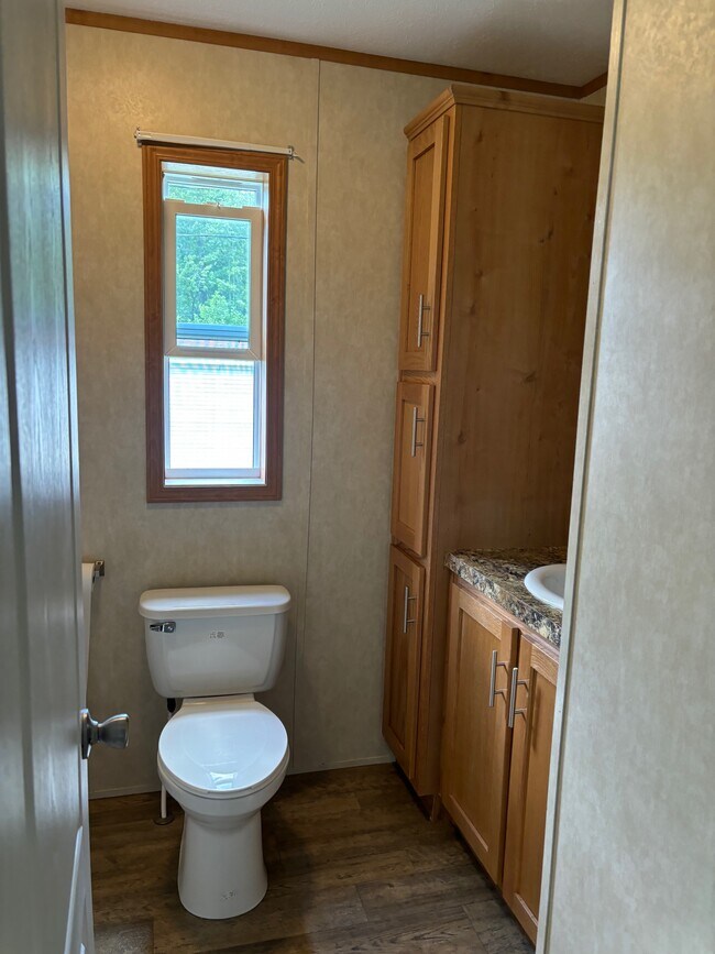 Building Photo - 15 Edgewood Dr