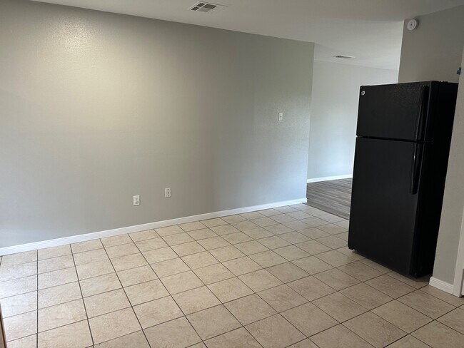 Foto del edificio - 221 Austin St