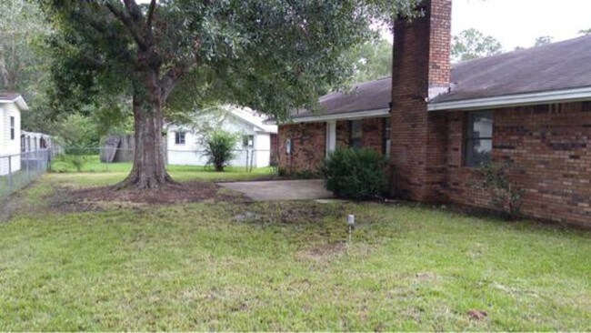 Building Photo - 15220 Cindy Cove