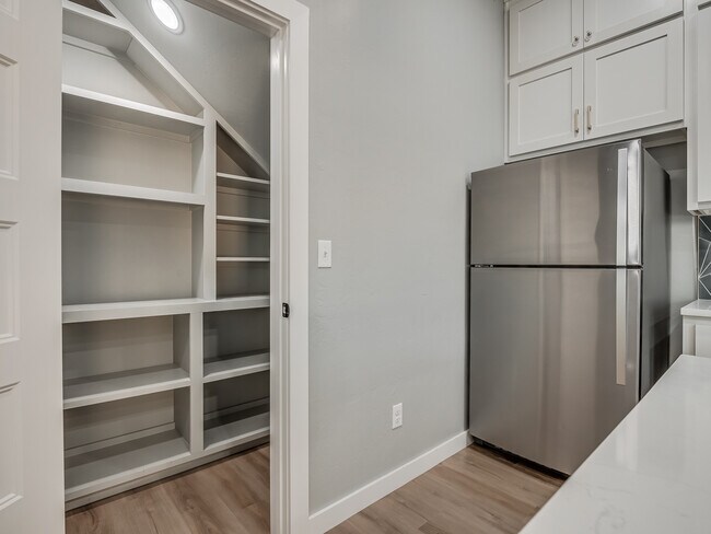 Foto del edificio - 11329 N Blackwelder Ave