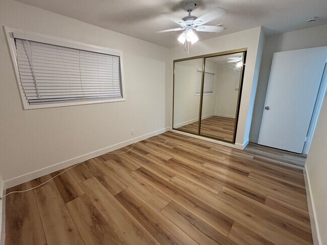 Foto del edificio - 532 Stewart Dr