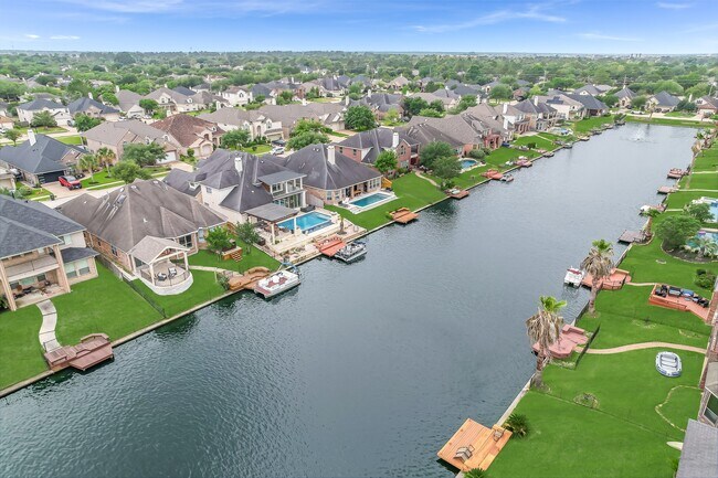 Foto del edificio - 18022 Dunoon Bay Point Ct