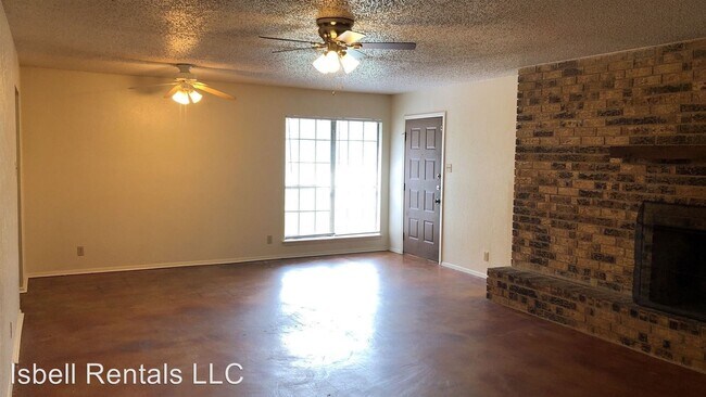 Building Photo - 806 Concord Dr