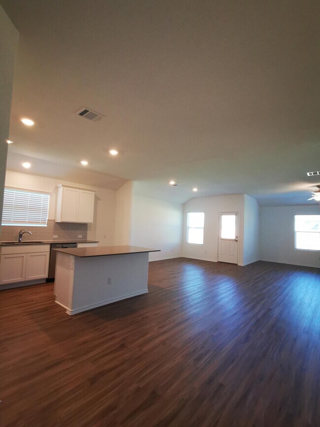 Foto del edificio - 101 Red Buckeye St