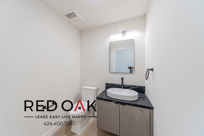 Foto del edificio - 5320 Cartwright Ave