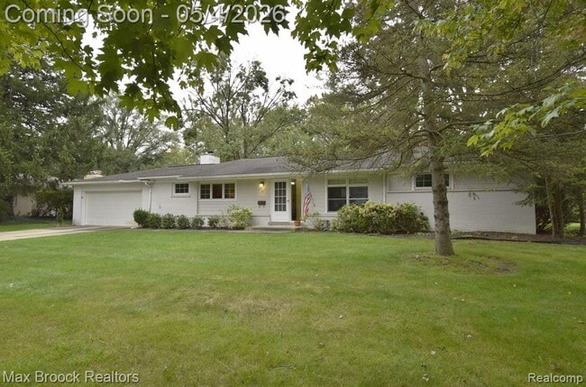 Building Photo - 2687 Heathfield Rd