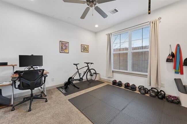 Foto del edificio - 1621 Rosewood St