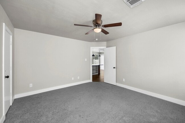 Building Photo - 9758 Farrell Dr