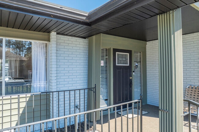 Tanglewood - Tanglewood Apartments