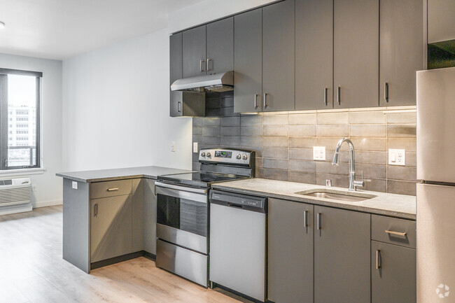 1BR, 1BA, - 661SF - Kitchen - Aria