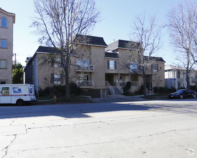 Foto del edificio - Via Toluca Lake