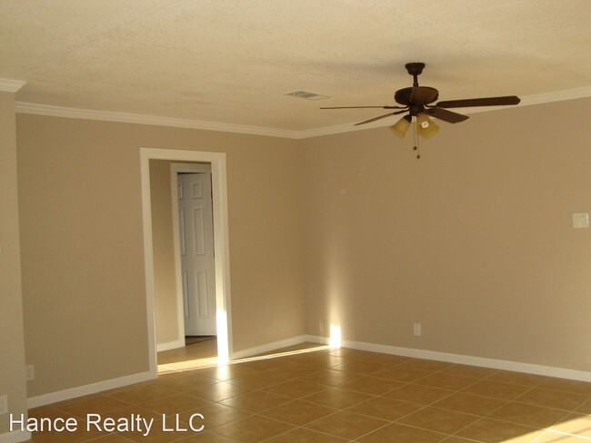 Building Photo - 2 br, 1 bath House - 6116-Evers Rd