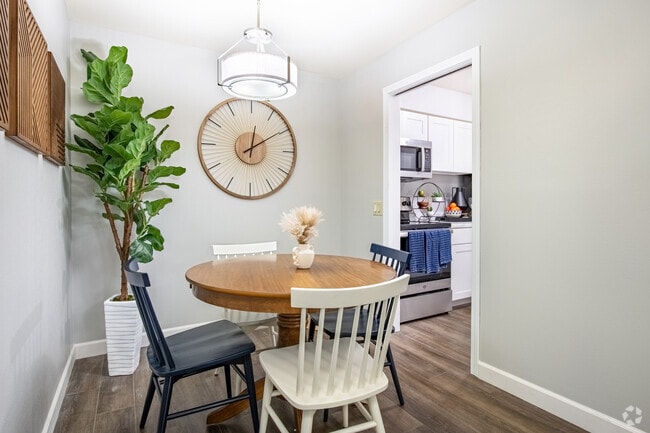 2HAB, 2BA - 1,060 ft² - The Monticello