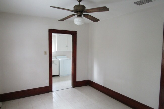 Foto del edificio - 300 Sentelle Rd
