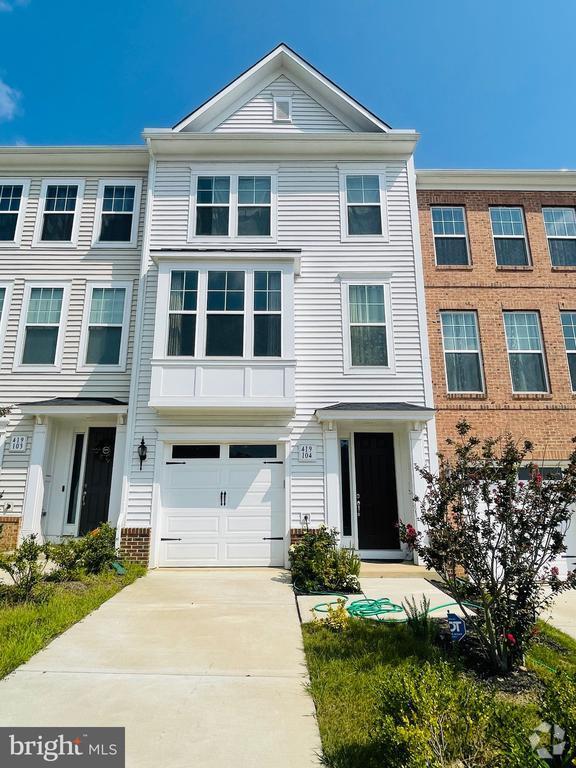 Building Photo - 419 Foxglove Way