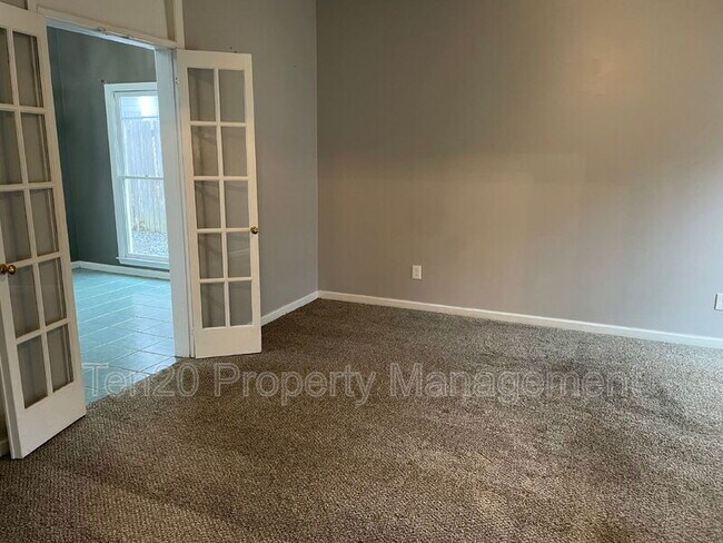 Building Photo - 326 Hardaway Ct