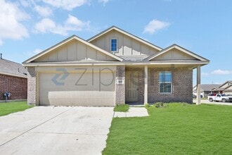 Building Photo - 900 Wildflower St