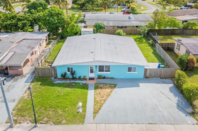 Building Photo - 630 NW 199th St