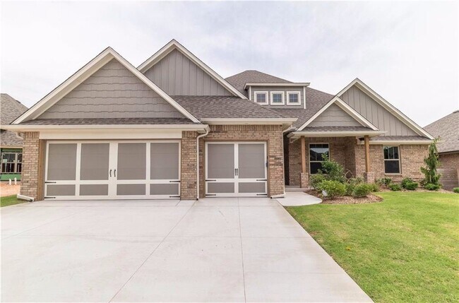Building Photo - 4 Bedroom, 3.5 Bathroom Home in East Edmon...