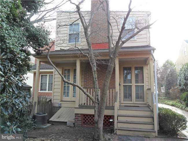Building Photo - 108 W 3rd St