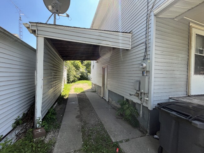 Building Photo - 1489 Berdan Ave