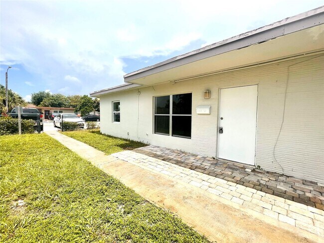 Foto del edificio - 1004 SW 24th Ave