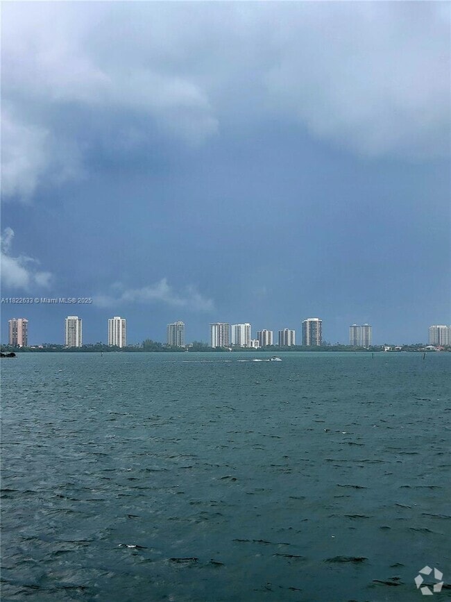 Building Photo - 100 Shore Ct
