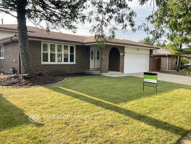 Building Photo - 16632 Parkview Ave