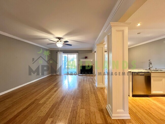 Building Photo - 201 Mariners Row