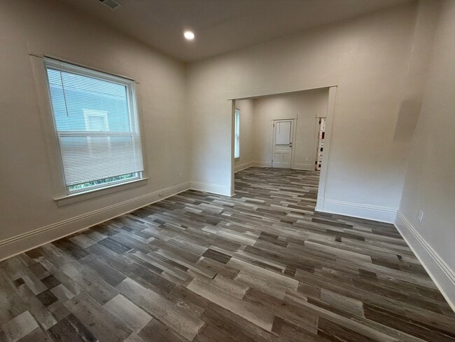Photo - 511 E 9th St (Loveland, CO) House
