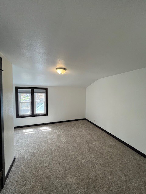 Foto del edificio - 513 N Maple Ave