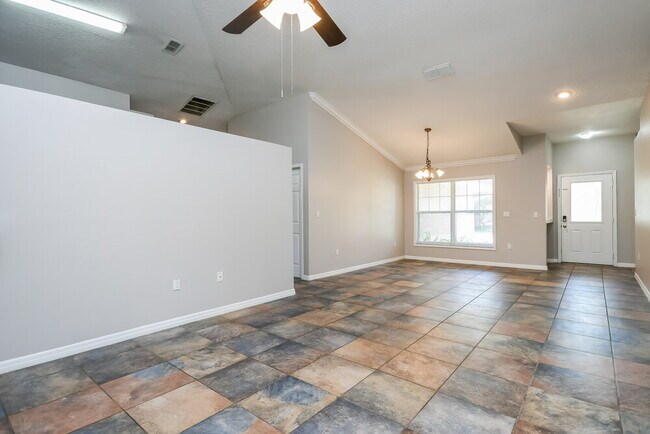 Building Photo - 329 Clermont Dr