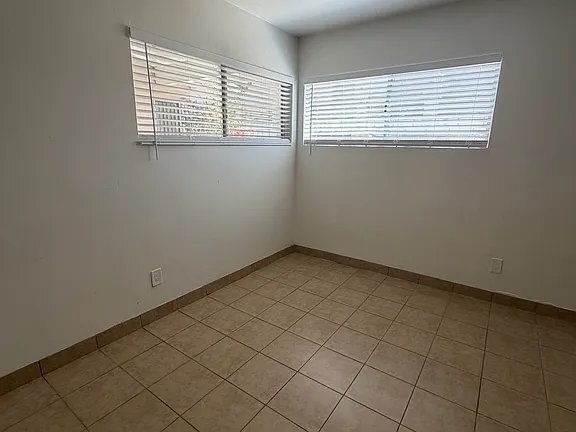 Foto del edificio - 5841 Western Ave