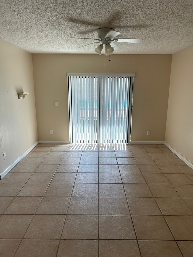 Building Photo - 435 Catamaran Dr