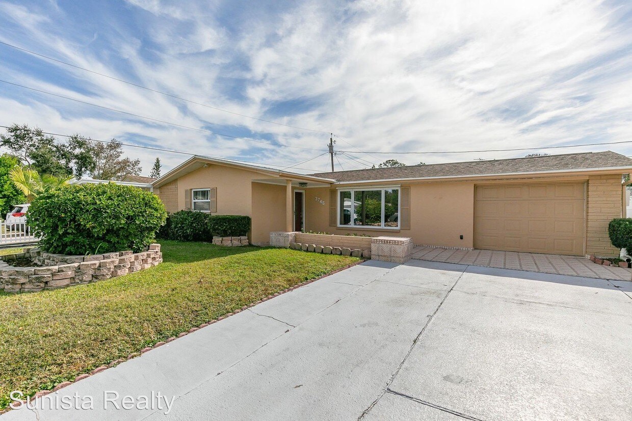 Foto principal - Studio, 2 bath House - 3746 Fox Dale Lane