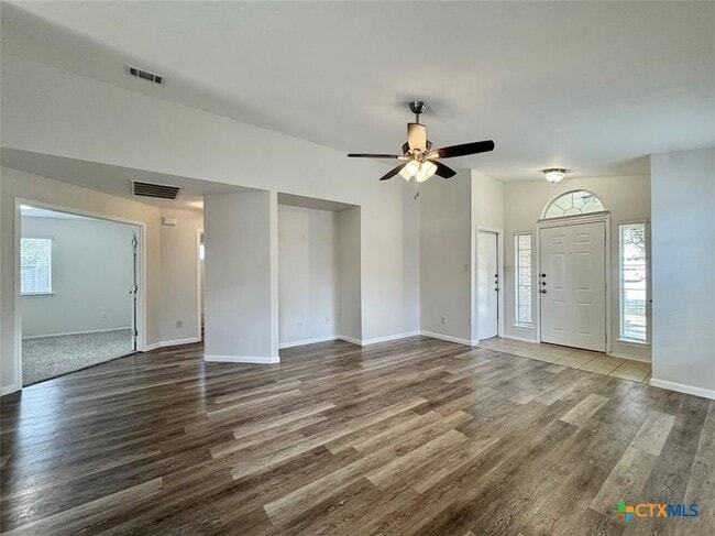 Building Photo - 916 Gentry Dr