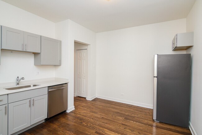Foto del edificio - 6581 N Lakewood Ave