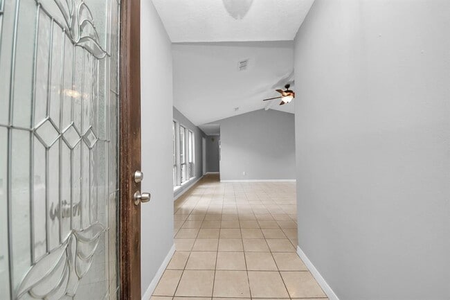 Building Photo - 2622 Heather Knoll Dr