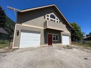 Building Photo - 215 W Whitman St