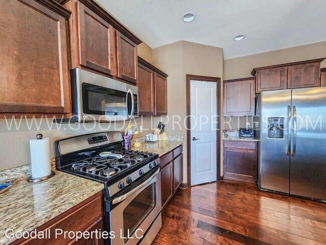 Building Photo - 3 br, 2.5 bath House - 1339 Sedona Drive