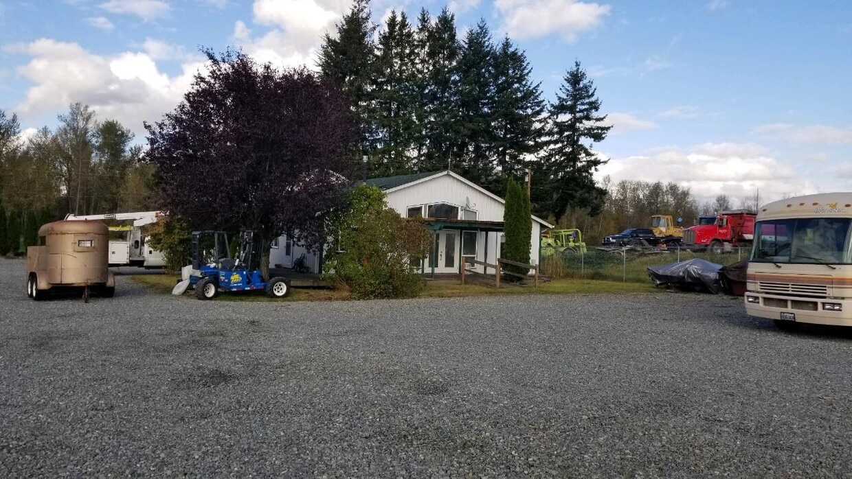 27910 Hinkleman Rd Unit A, Buckley, WA 98321 Apartments in Buckley