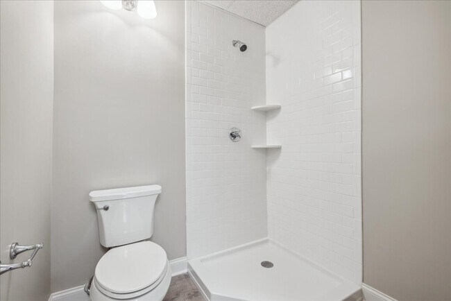 Building Photo - 27 Middle St