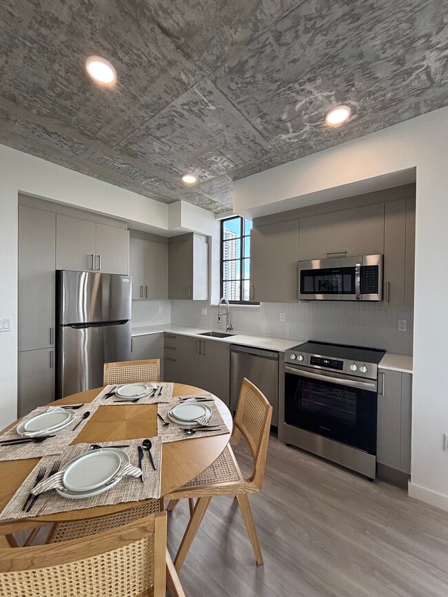 Building Photo - 1740 NW 1st Ave