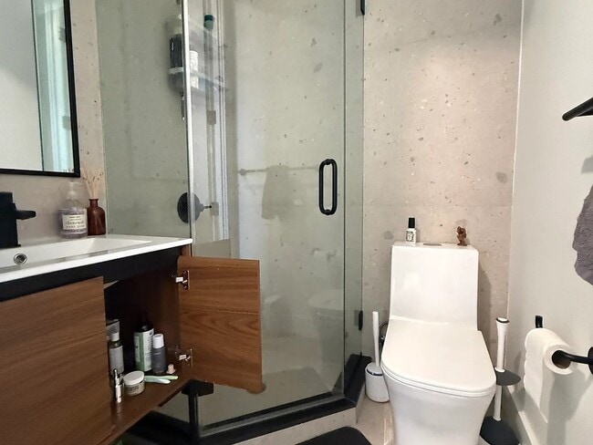 Photo - 75 McGuinness Blvd Apartment