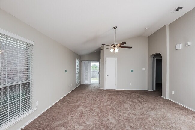 Foto del edificio - 5832 Melanie Dr